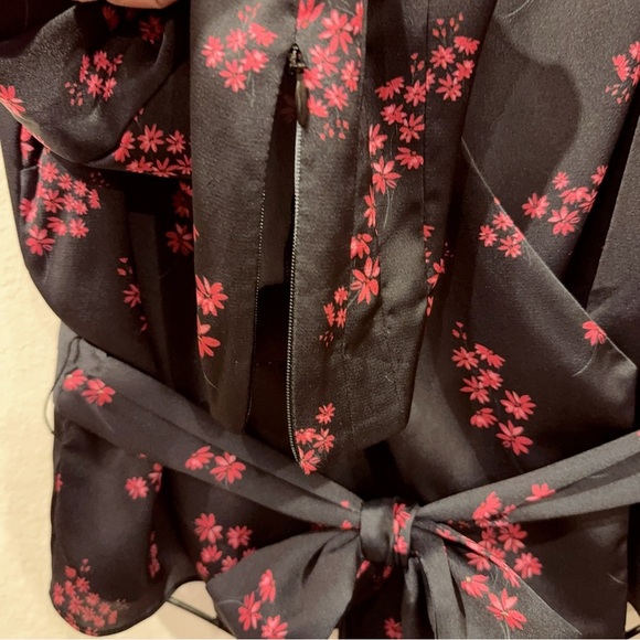 Keepsake Infinity Long Sleeve Wrap Blouse Top with tie Black Ditsy Size L NWT - Picture 4 of 9